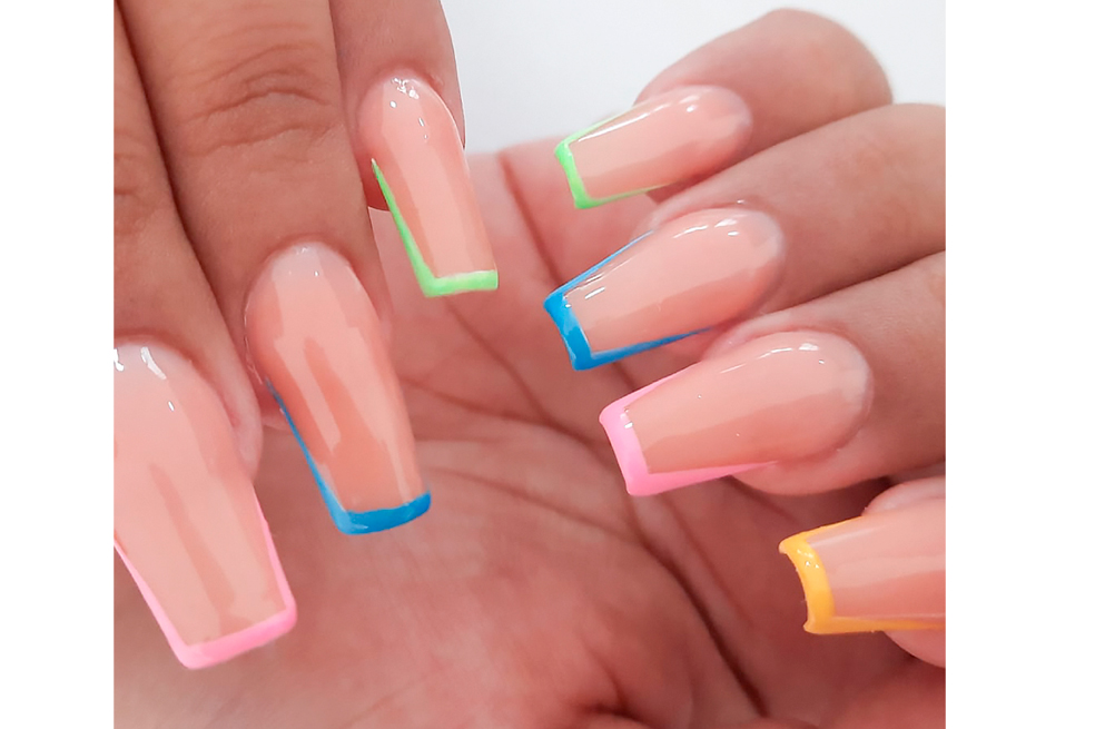 diseño de uñas fáciles para hacer en casa, decorado de uñas