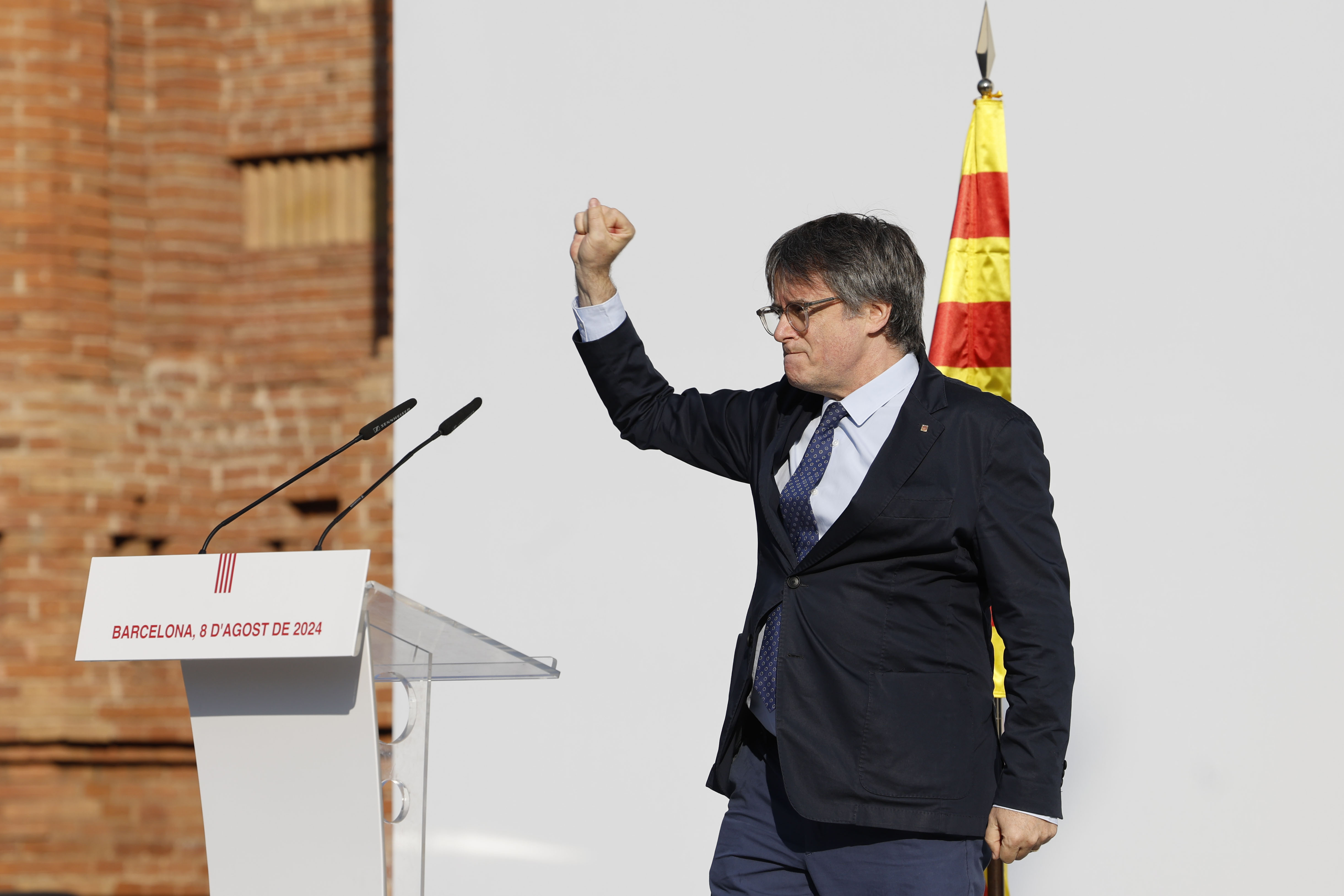 Puigdemont reapareció en Barcelona, desafiando la justicia tras 7 años de exilio