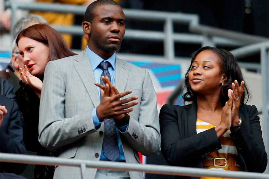 Jugador Muamba deja el fútbol meses después de sufrir paro cardíaco