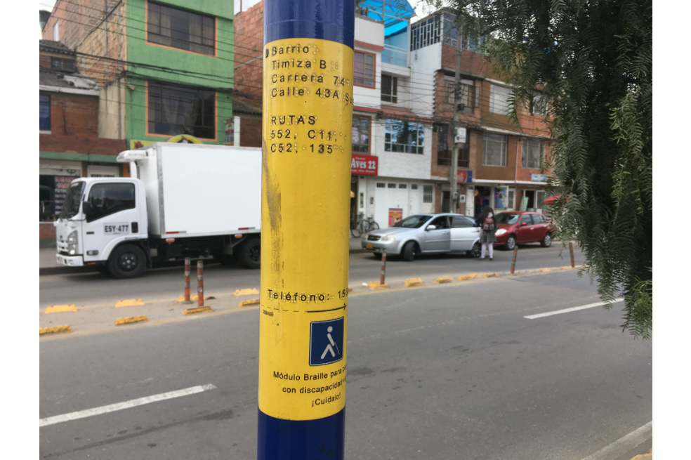 poste braille paradero SITPEstefanía Daza