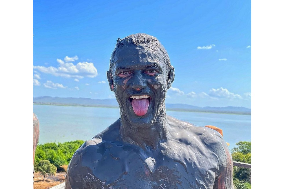 También disfrutó de un día de spa en el volcán de lodo El Totumo. La imagen que posteó en sus redes ya superó los 129 mil likes y tiene cientos de comentarios de parte de sus seguidores quienes lo felicitaron por escoger a Cartagena como el lugar para pasar sus vacaciones.