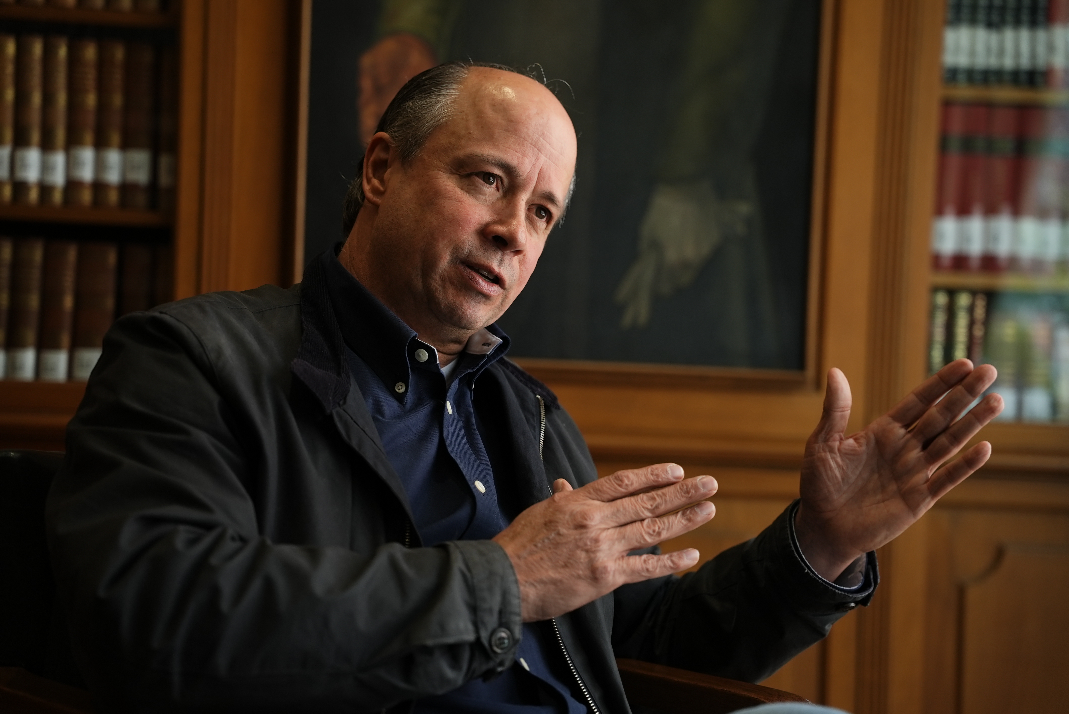 “Negar la inteligencia artificial es como intentar parar un tsunami con la mano”