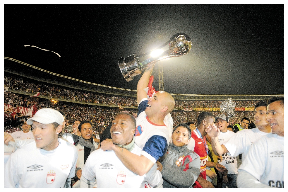 Tras el título de la Copa 2009, Ómar Pérez se convirtió en el gran líder del Santa Fe más ganador de la historia.