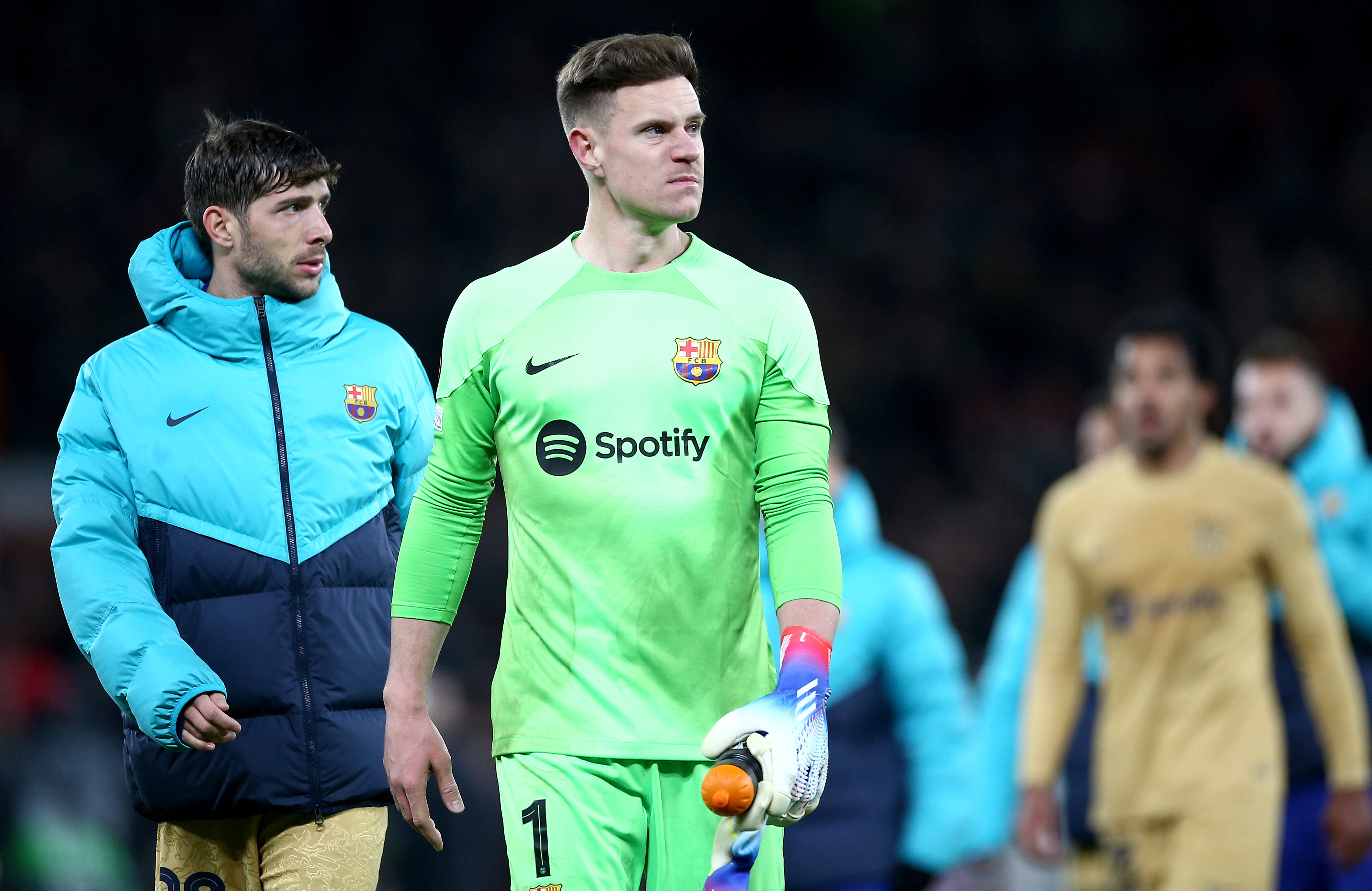 Manchester (United Kingdom), 23/02/2023.- Barcelona goalkeeper Marc-Andre ter Stegen walks off after the UEFA Europa League play-off, 2nd leg match between Manchester United and FC Barcelona in Manchester, Britain, 23 February 2023. Manchester United won 2-1 and knocked Barcelona out of the competition. (Reino Unido) EFE/EPA/Adam Vaughan