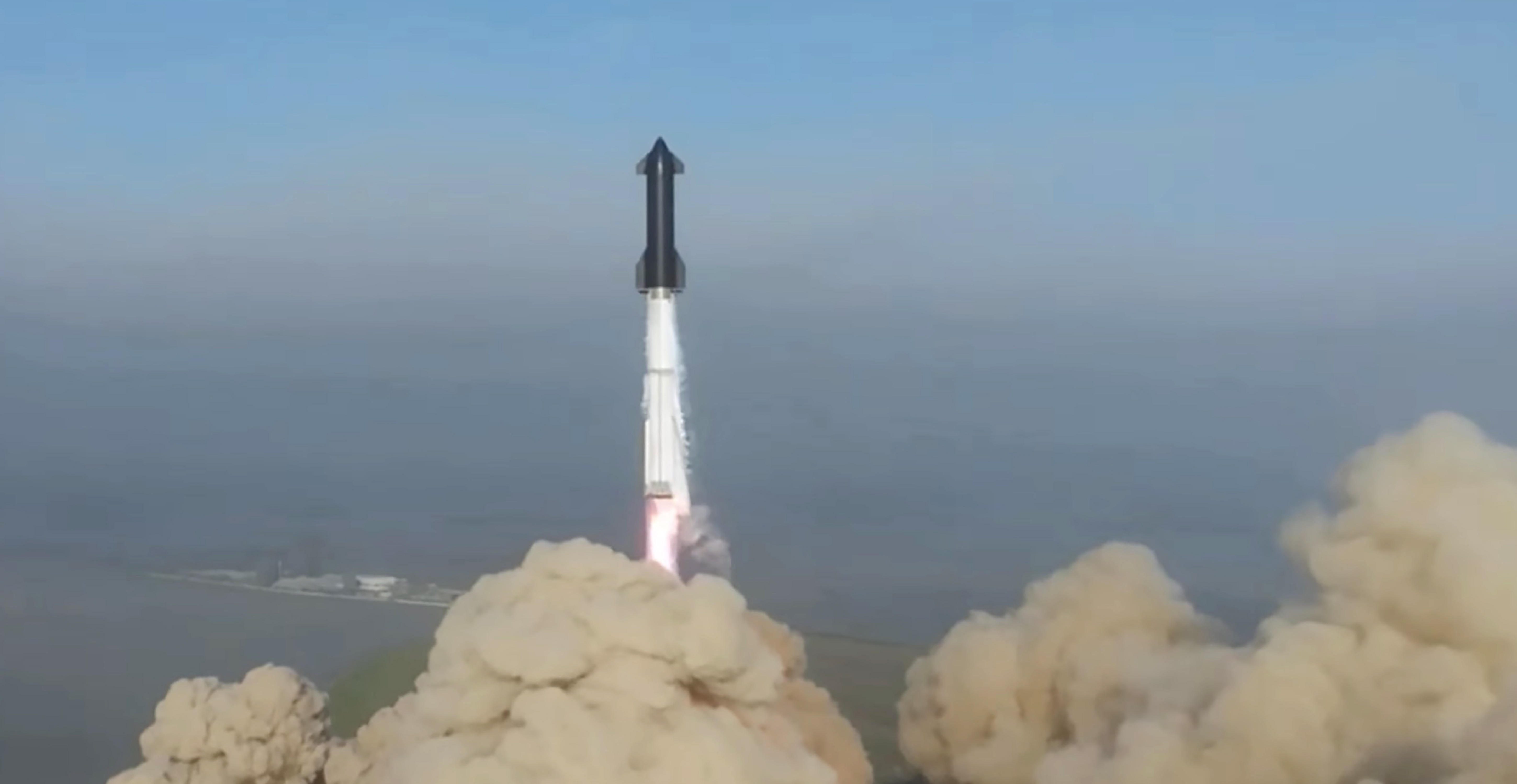 Administración Federal de Aviación investiga qué pasó en el lanzamiento de nave de SpaceX