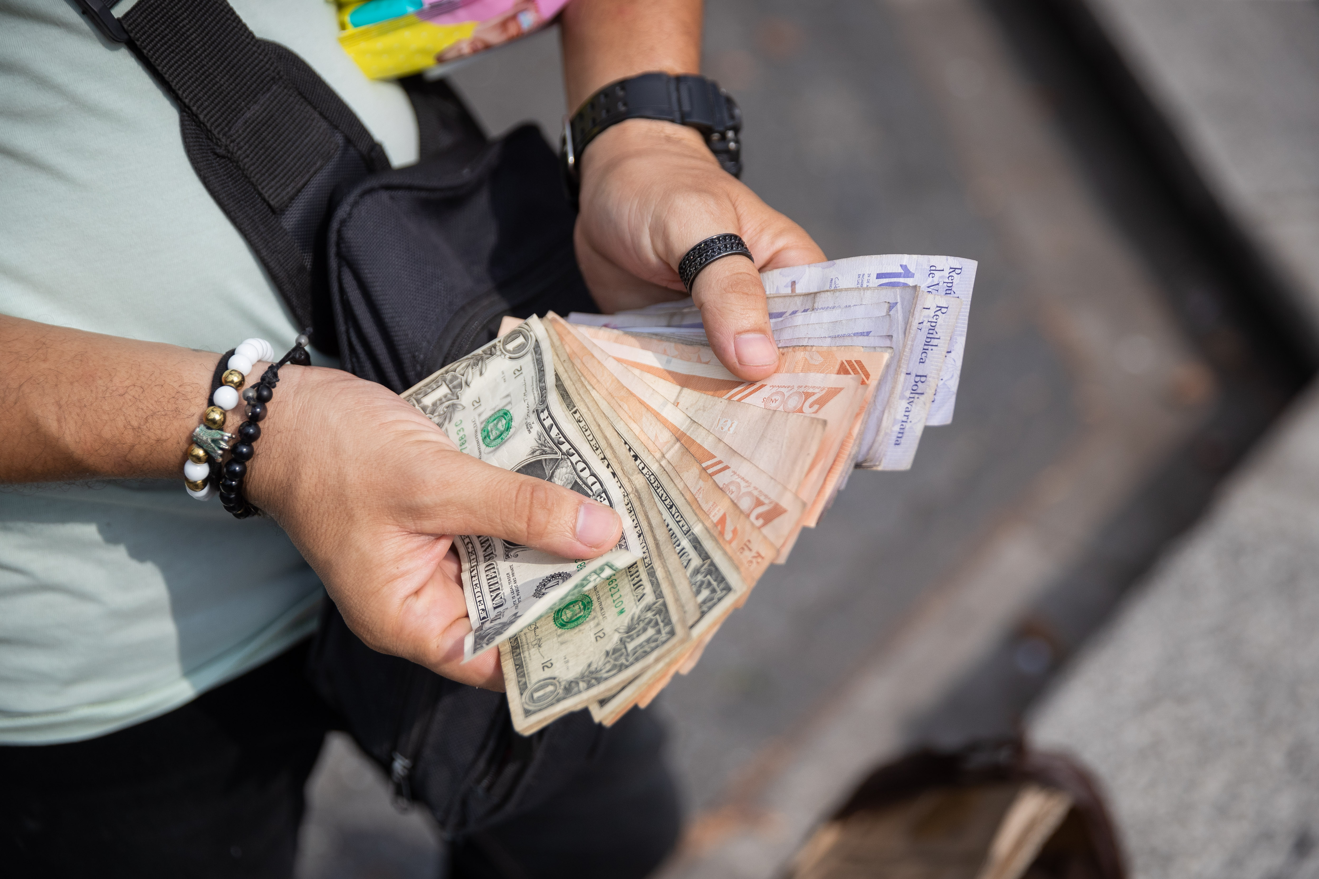 Inicia el pago del bono contra la guerra económica en Venezuela de julio 2025