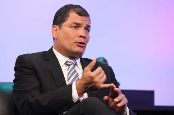 Aprueban en Ecuador la reelección presidencial indefinida