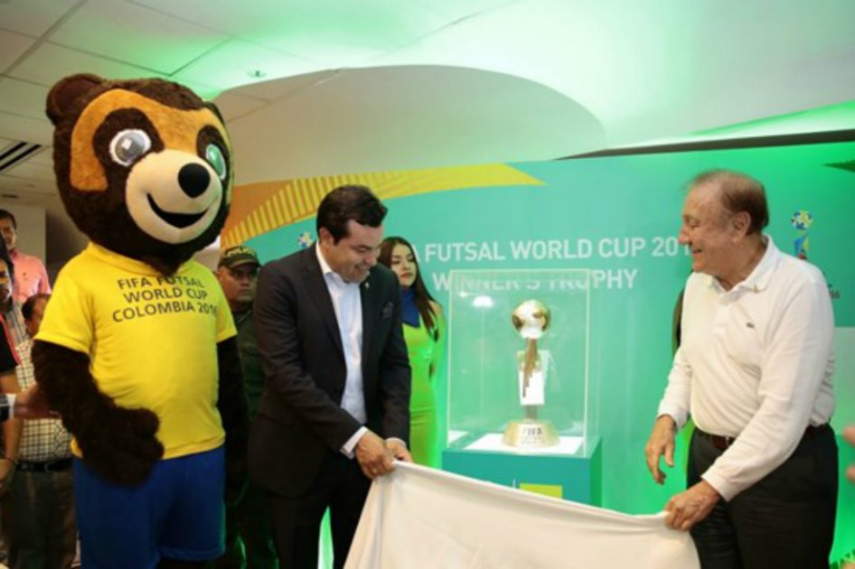 Bucaramanga recibió el trofeo que se entregará en la Copa Mundial de Fútsal Colombia 2016