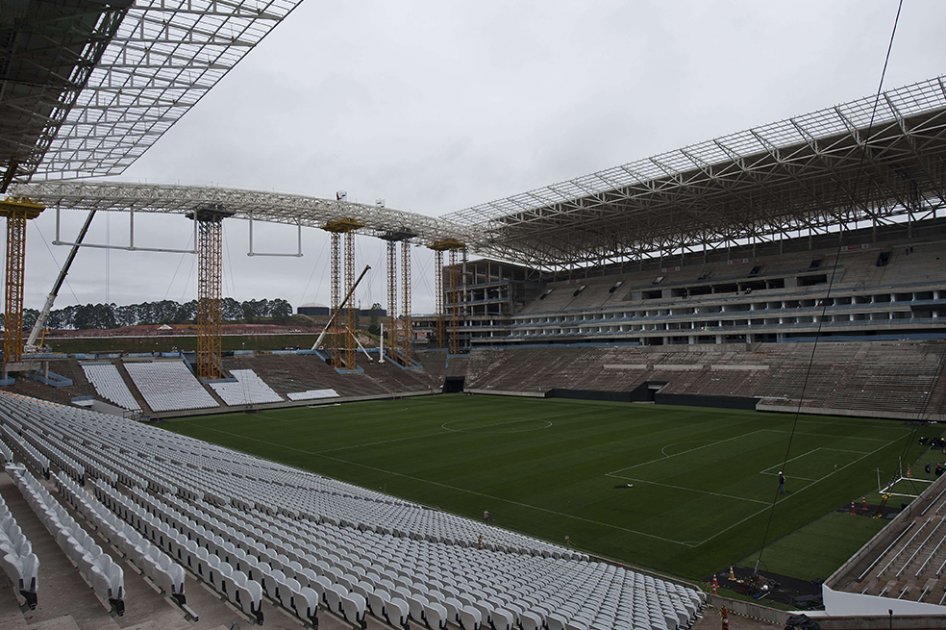 Obras en estadio de la inauguración del Mundial siguen interrumpidas