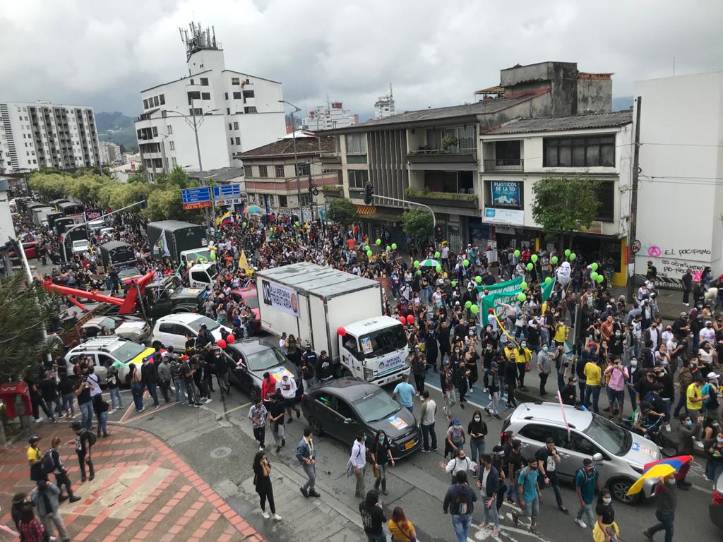En Manizales también se manifiestan para rechazar el proyecto de reforma tributaria.