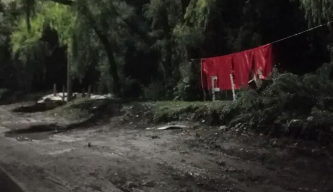Lo que hay detrás de los cilindros y banderas instalados por el ELN en el país