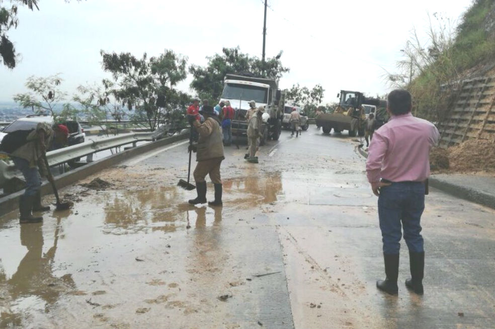 Intenso aguacero en Cali provocó inundaciones y deslizamientos