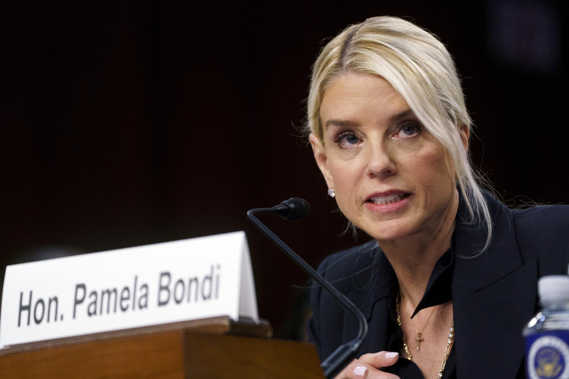 WASHINGTON (United States), 07/10/2025.- US Attorney General Pam Bondi testifies before a hearing of the Senate Judiciary Committee at the US Capitol, DC USA, 07 October 2025. EFE/EPA/WILL OLIVER