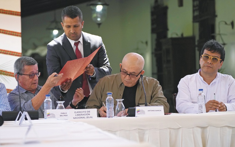 Petro pidió levantar orden de captura contra Antonio García, líder del ELN