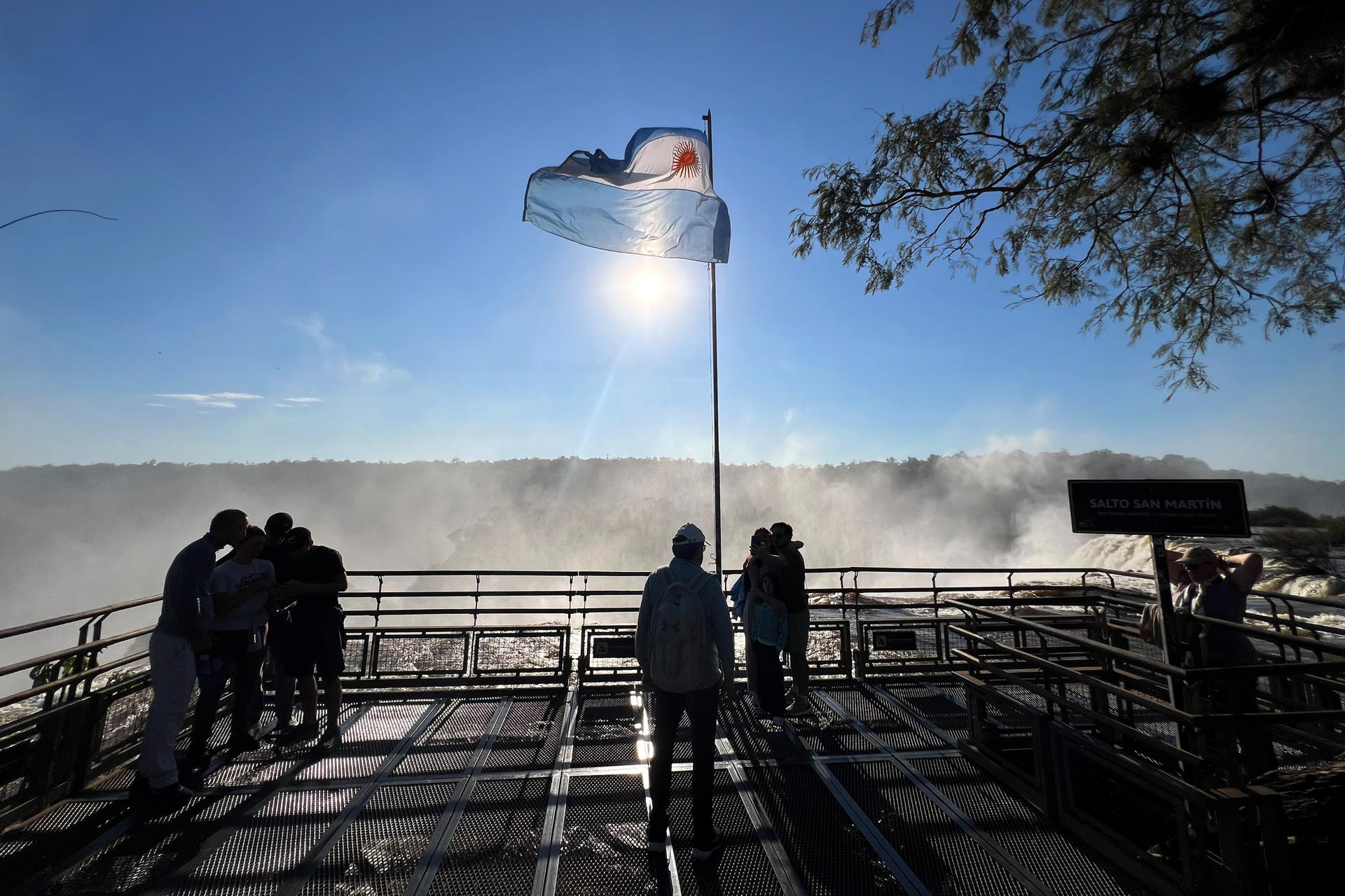 Argentina cierra acceso a la Garganta del Diablo en las Cataratas del Iguazú por El Niño