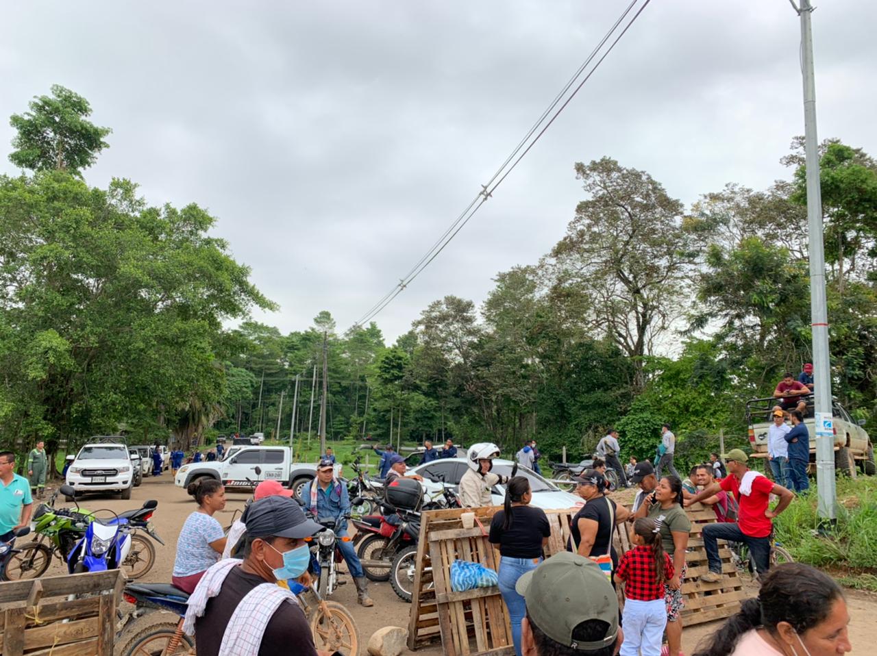 Campesinos protestan por mejores condiciones en las vías de Yondó, en Antioquia,