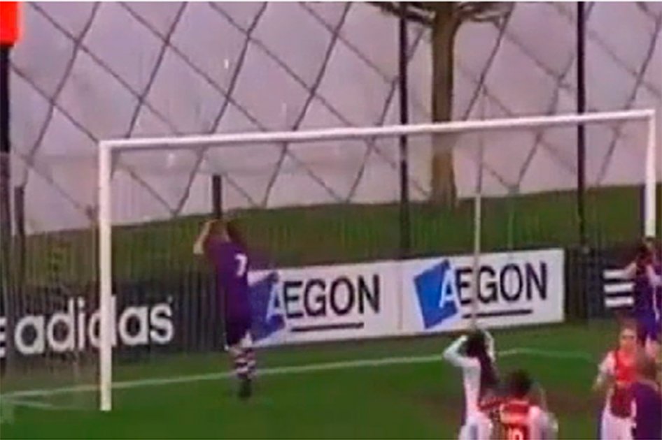 Increíble opción de gol errada sorprendió a las propias rivales