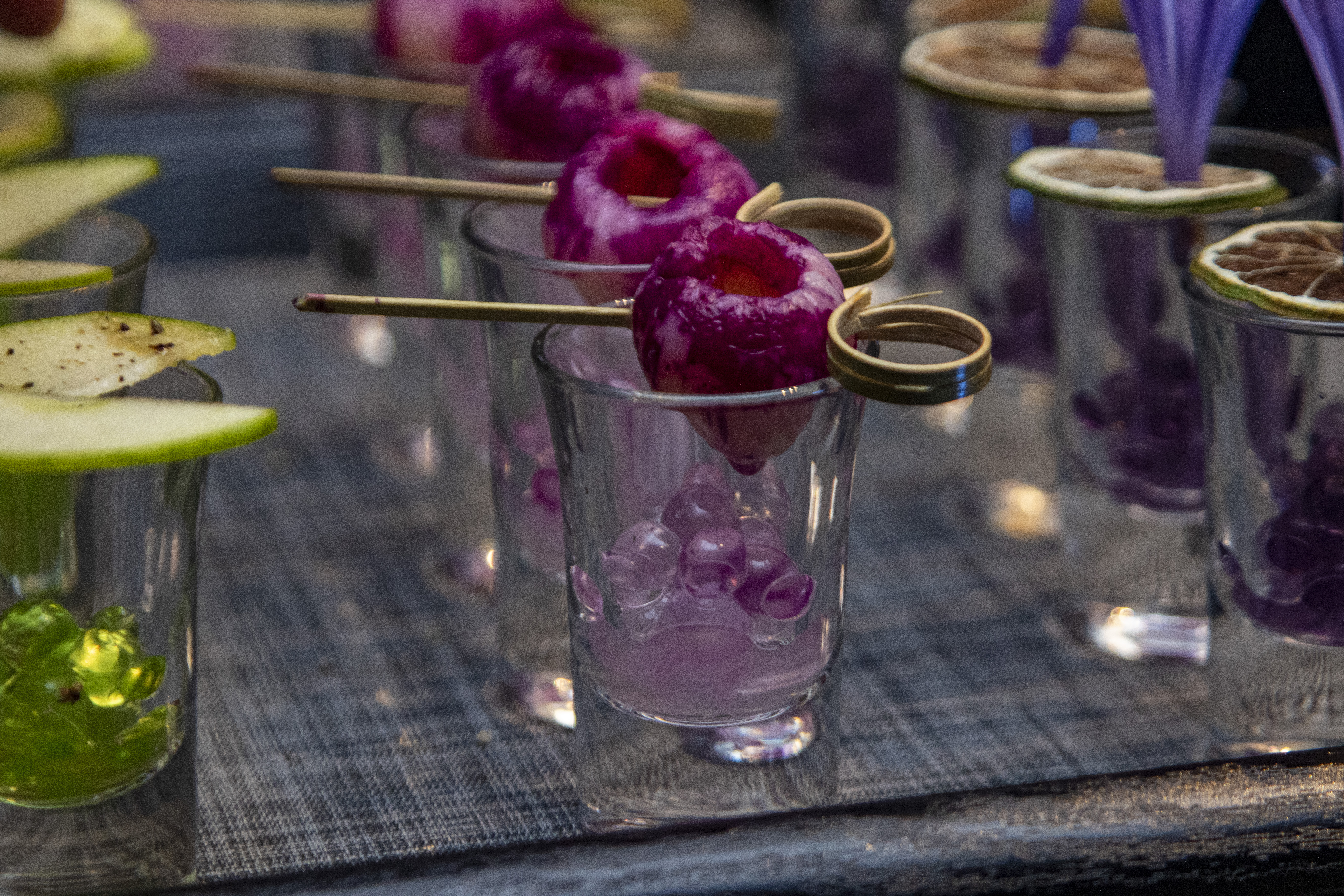 Viva una noche de gastronomía y magia en Bogotá