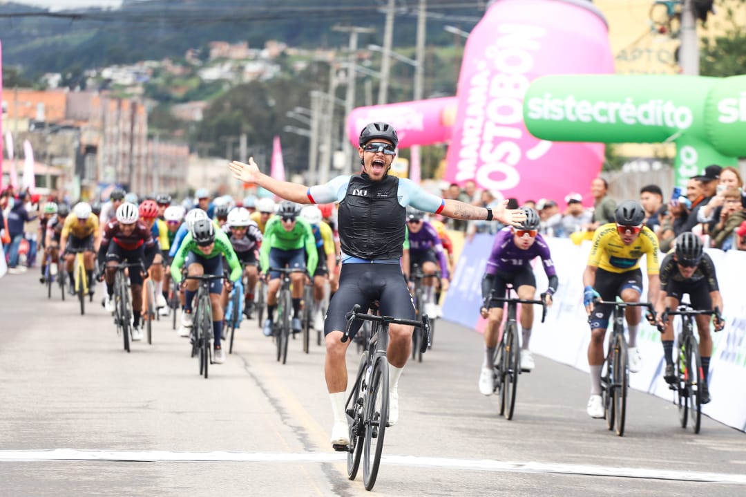 Jonathan Guatibonza dio el golpe en la segunda etapa de la Vuelta de la Juventud