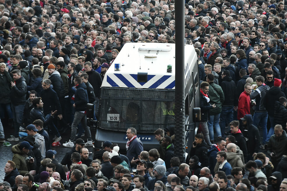 Hinchas de Juventus son detenidos en Ámsterdam