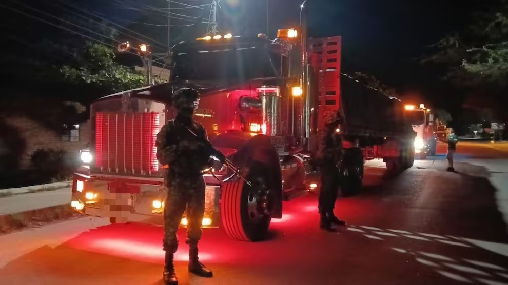 El Ejército recuperó tres vehículos robados en la vía Panamericana, en el Cauca