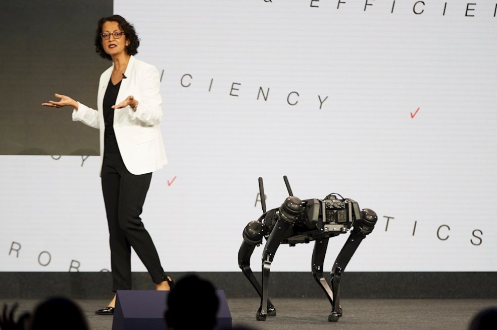 Rima Qureshi, de Verizon, en el MWC.