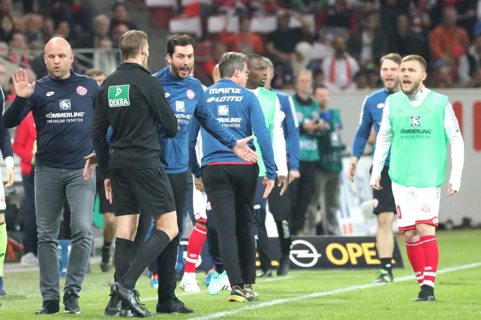Cuatro asistentes manejarán el VAR en cada partido del Mundial de Rusia