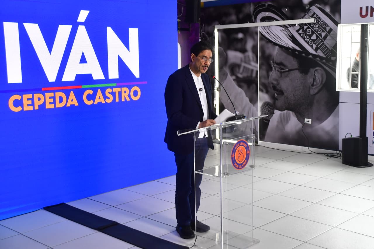 Estos son los movimientos de Iván Cepeda para liderar la izquierda y la oposición: ¿y Petro?