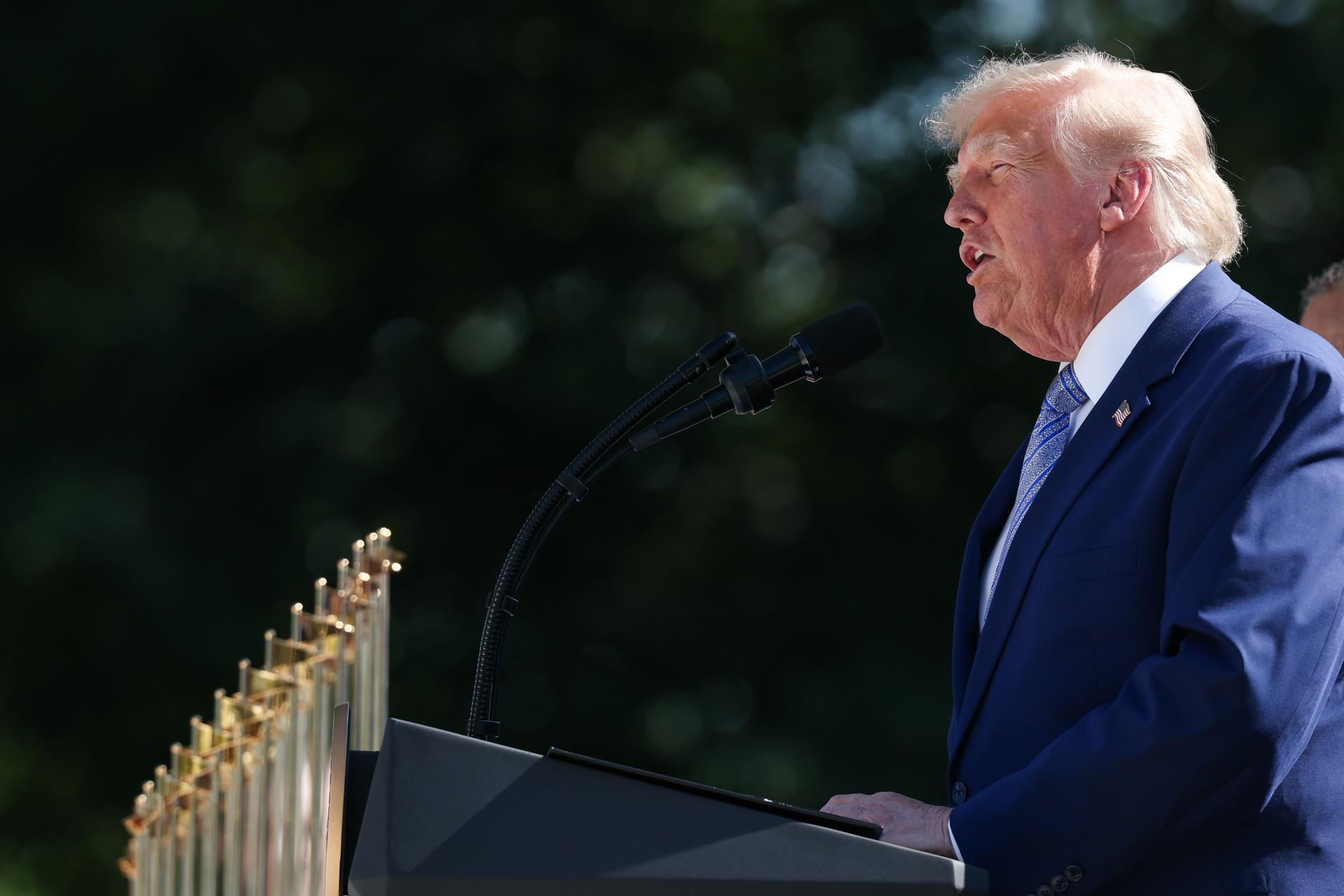 Trump dice a la Unión Europea que pagará un “precio muy alto” por la multa a Google