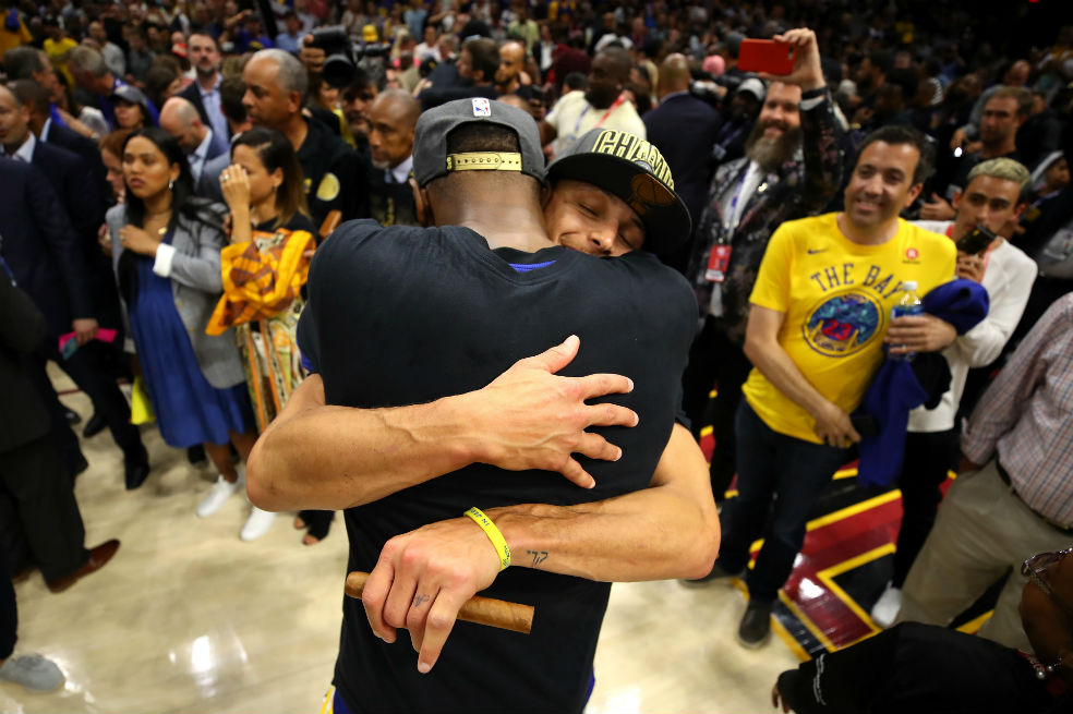 Warriors vencieron a los Cavaliers y se coronaron campeones de la NBA
