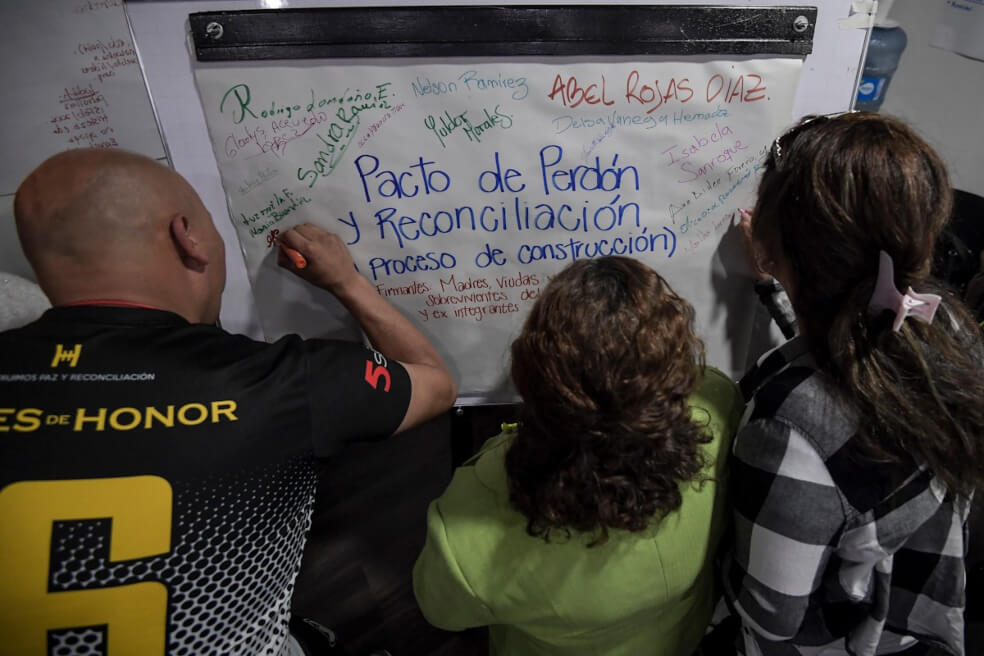 Un pacto por la reconciliación entre víctimas, soldados y exFarc