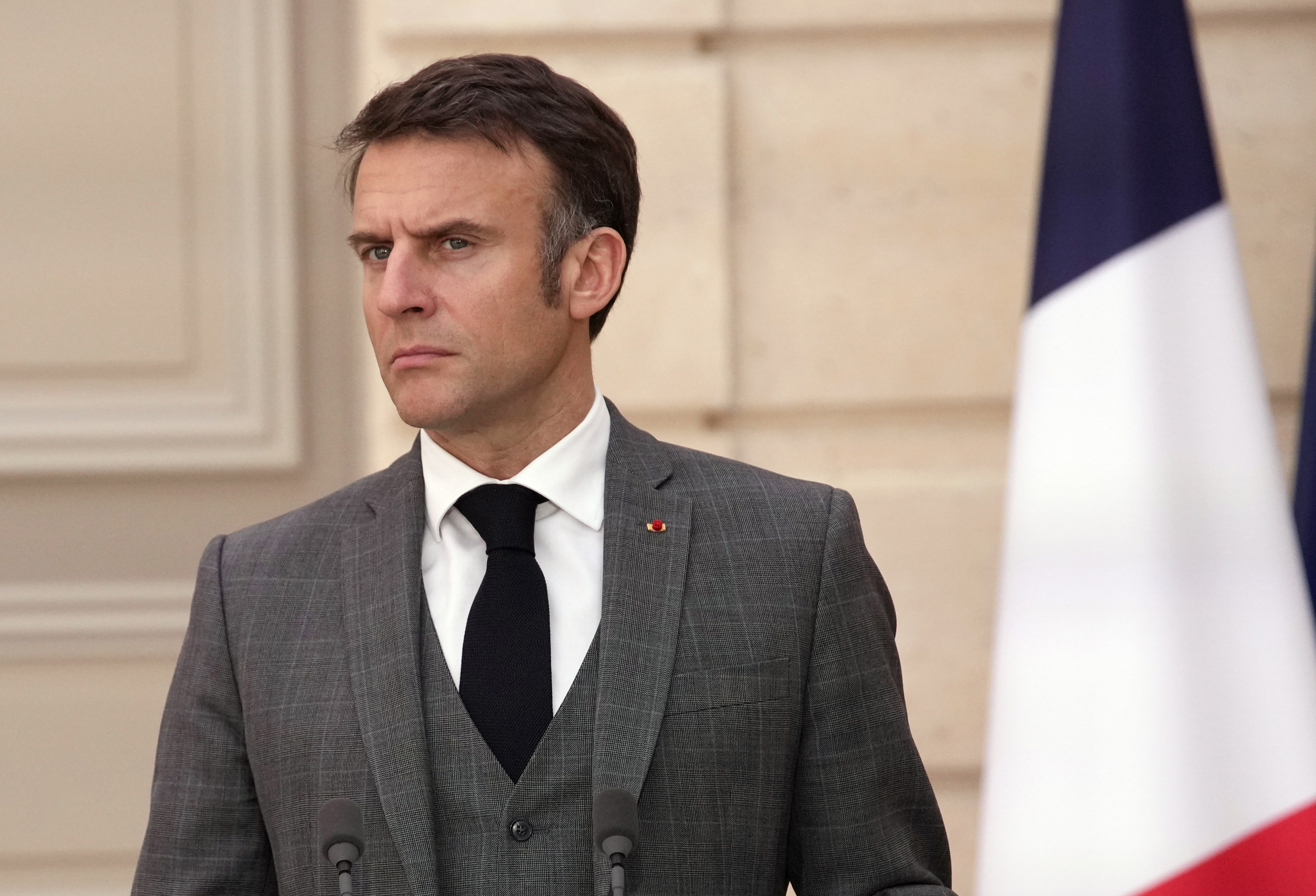 Paris (France), 07/03/2024.- France'Äôs President Emmanuel Macron attends a media conference ahead of a working lunch with Moldova's President Maia Sandu at the Elysee Palace in Paris, France, 07 March 2024. French President Macron hosts Moldovan President Maia Sandu amid growing tensions and Russian pressure on her country. (Francia, Moldavia, Rusia) EFE/EPA/CHRISTOPHE ENA / POOL MAXPPP OUT