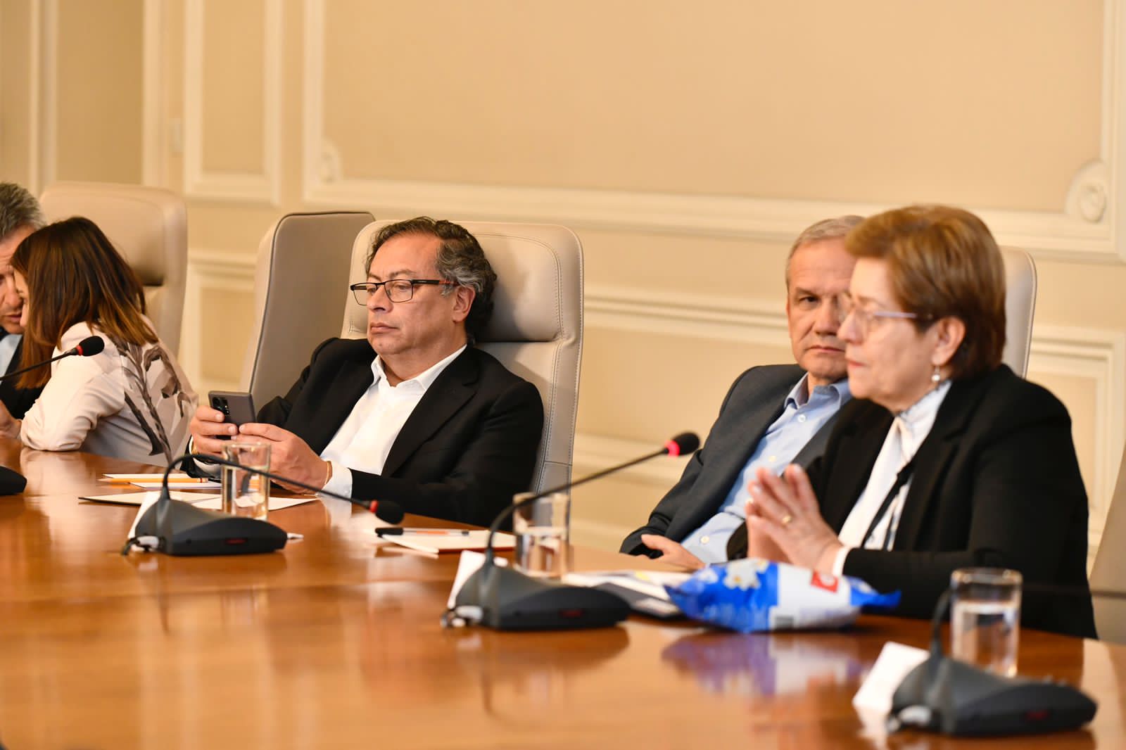 (Análisis) Un Gobierno sin portavoz