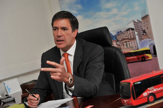 ¿Hubo participación en política de Fernando Sanclemente siendo funcionario?