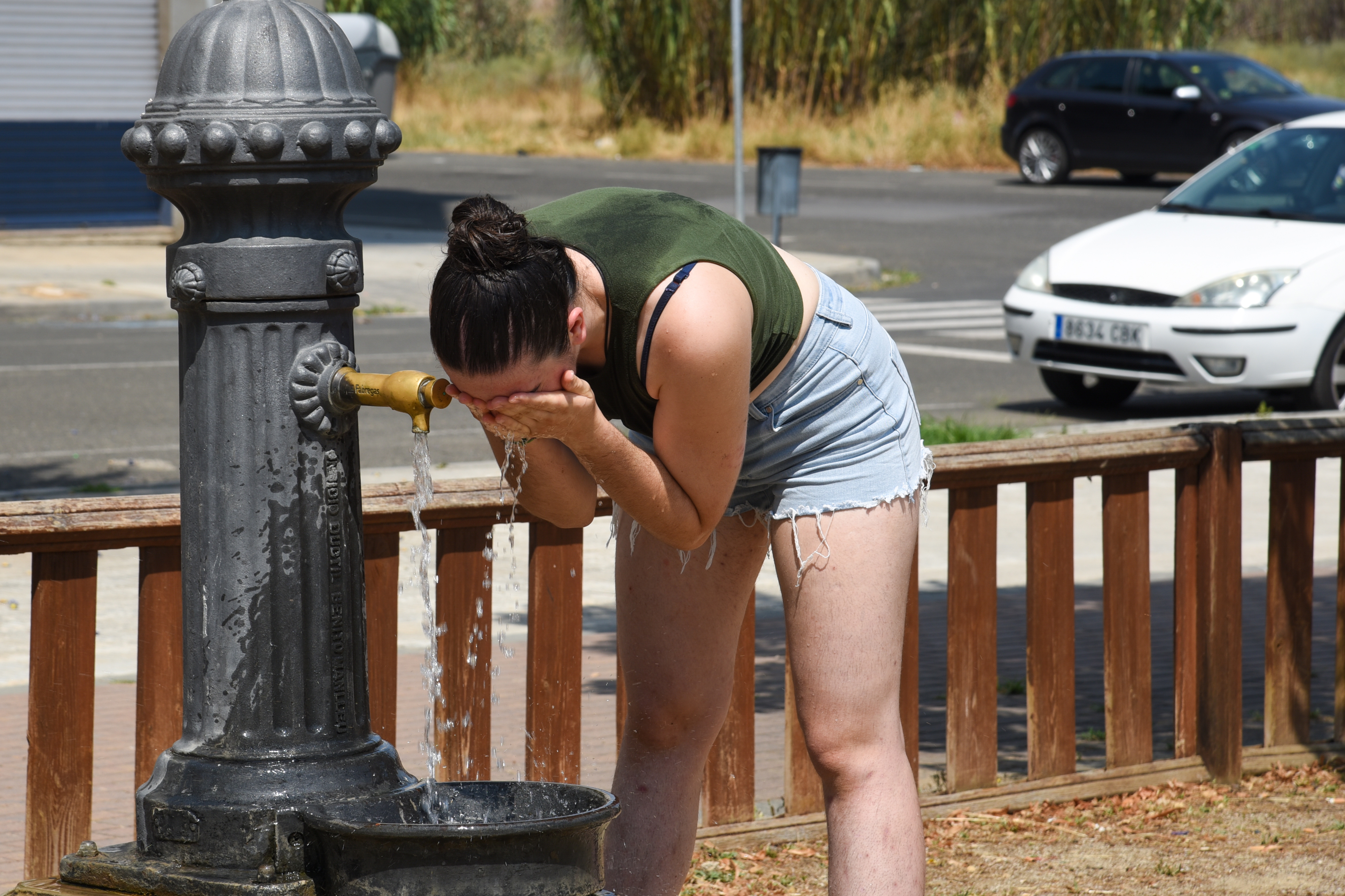 ¿Las mujeres corren más riesgos que los hombres en las olas de calor?