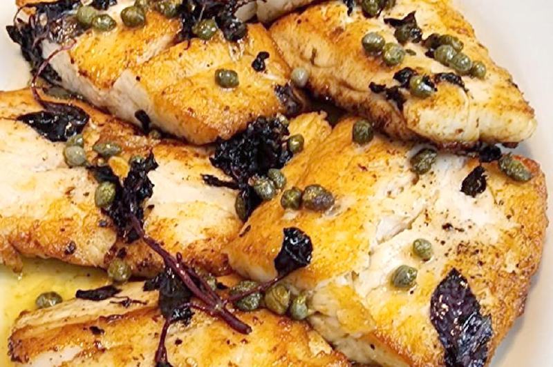 Receta para preparar pescado blanco con salsa de alcaparras y mantequilla
