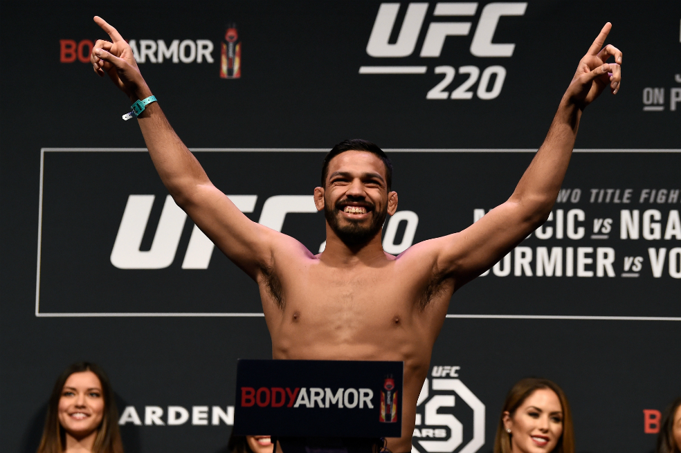 Con 29 años, Julio Arce ostenta un récord profesional de 15 victorias, dos derrotas y cero empates. / Divulgación UFC