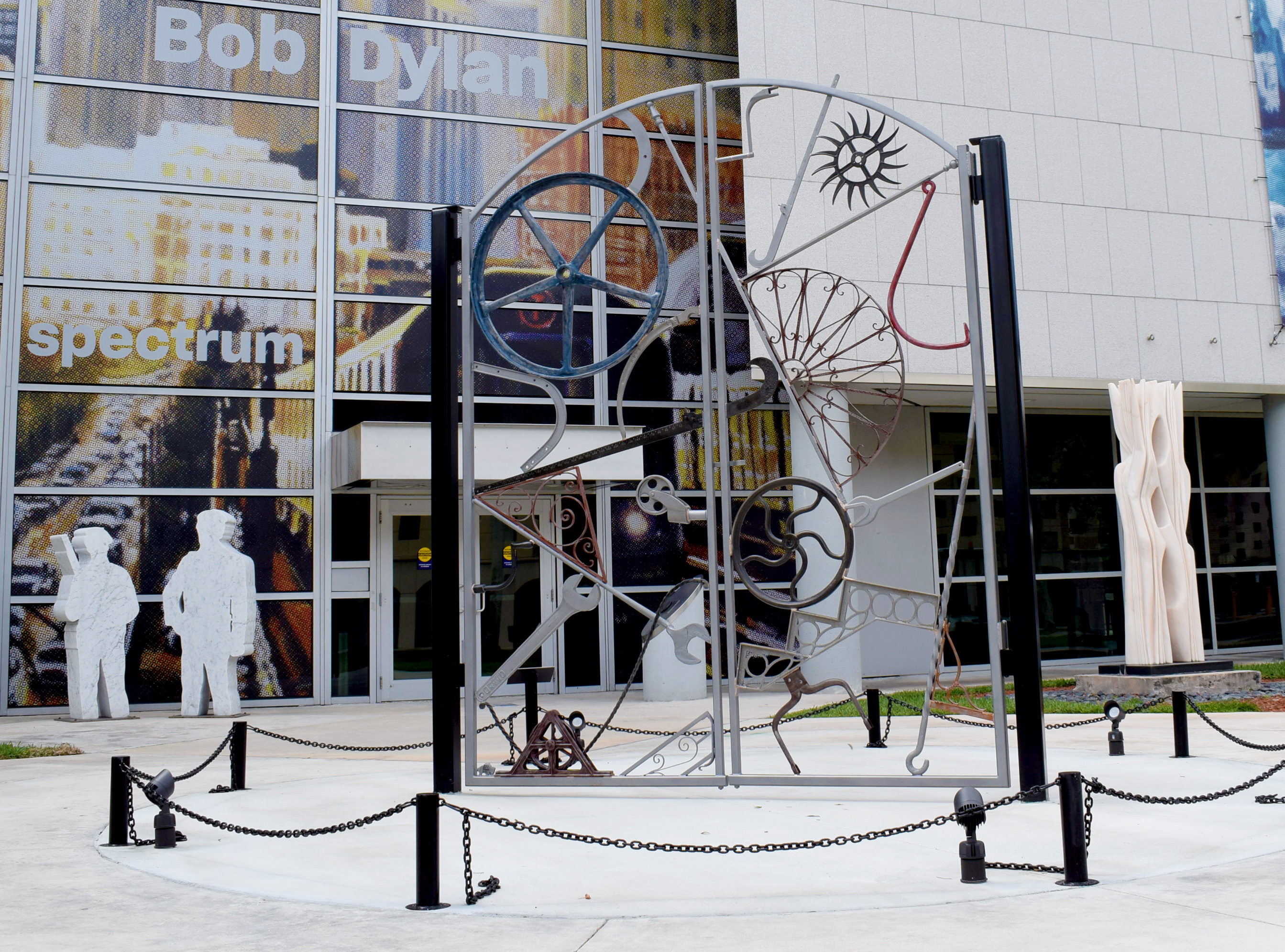 Miami tiene la única escultura de Bob Dylan en un espacio público en EE. UU.