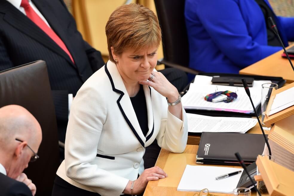 Miles de personas marchan en Escocia por nuevo referéndum de independencia. ¿Por qué?