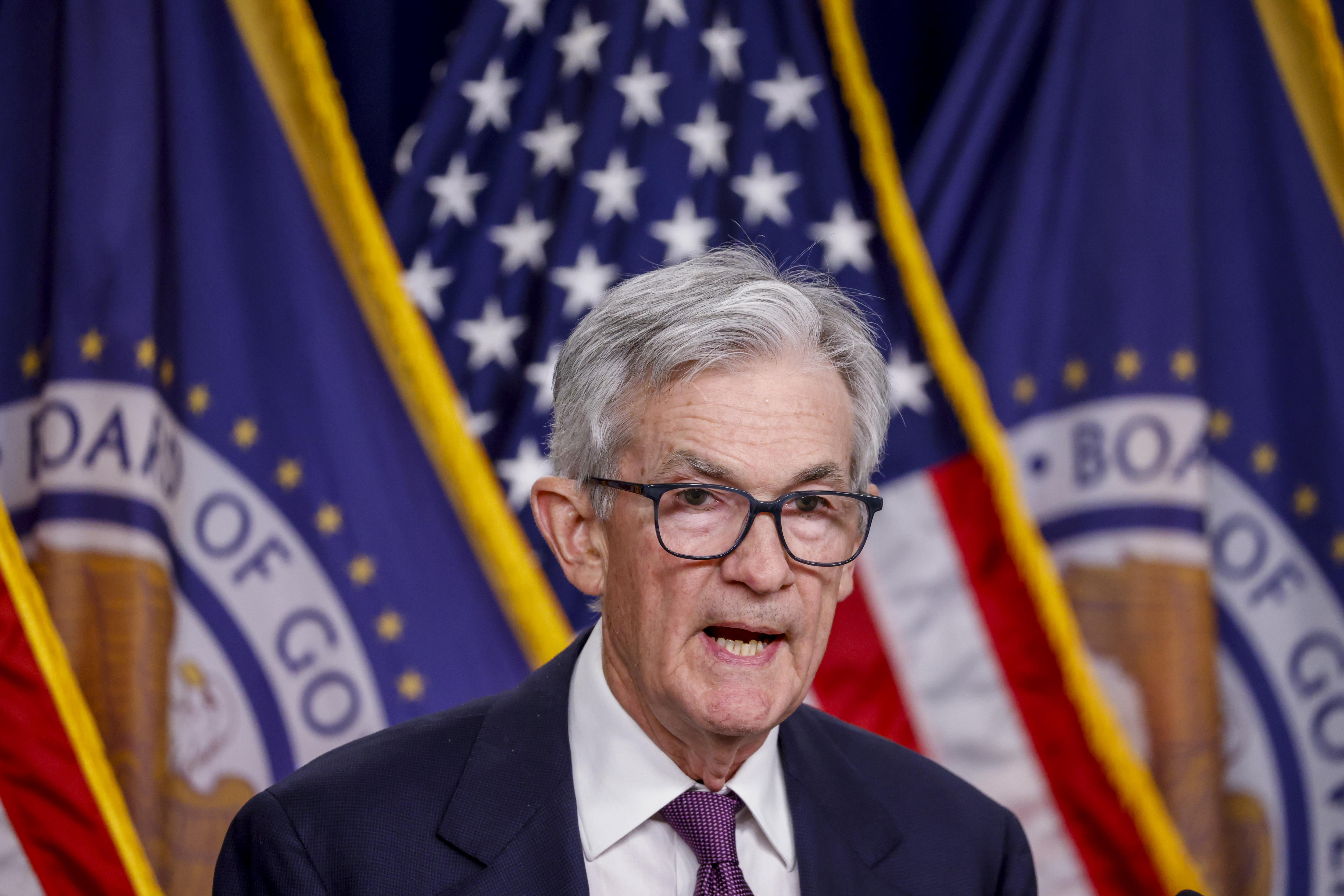 Washington (United States), 18/12/2024.- US Federal Reserve Board Chairman Jerome Powell delivers remarks to the news media during a press conference at the Federal Reserve in Washington, DC, USA, 18 December 2024. The Federal Reserve cut its target interest rate by a quarter percentage point and signaled less rate-cutting is on the way in 2025. (Roma) EFE/EPA/SHAWN THEW
