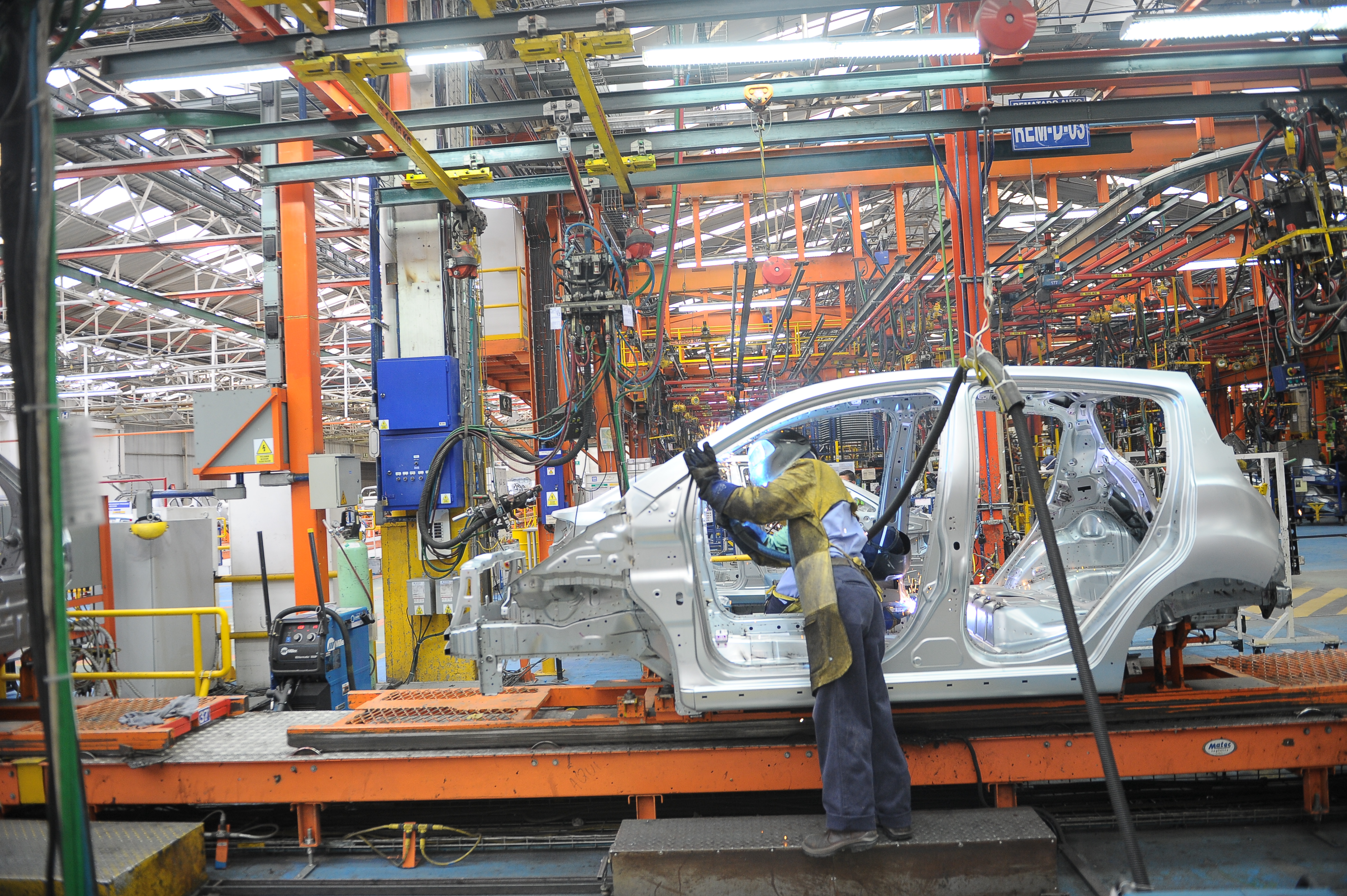 La industria y manufactura sostienen una positiva actividad económica para octubre