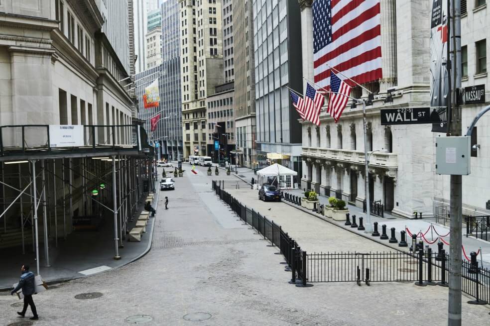 El petróleo repuntó y Wall Street cerró al alza en medio de expectativa sobre vacuna contra COVID-19