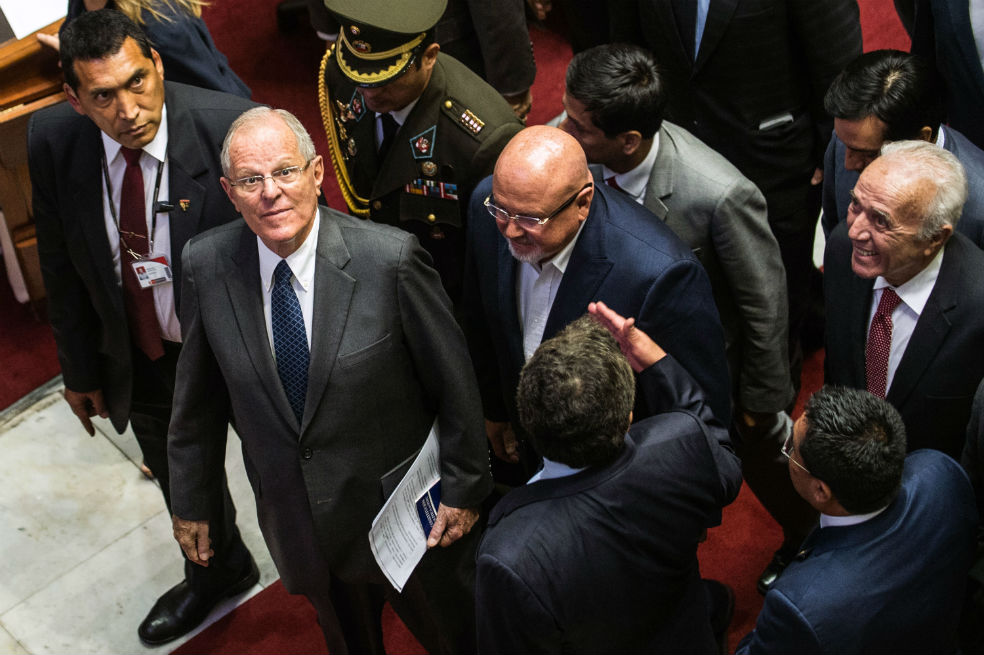 Congreso de Perú acepta renuncia de Kuczynski