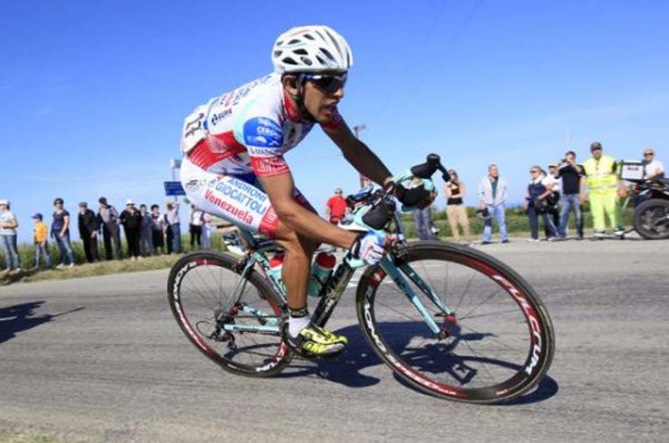 Miguel Ángel Rubiano brilló en la 17ª etapa del Giro de Italia