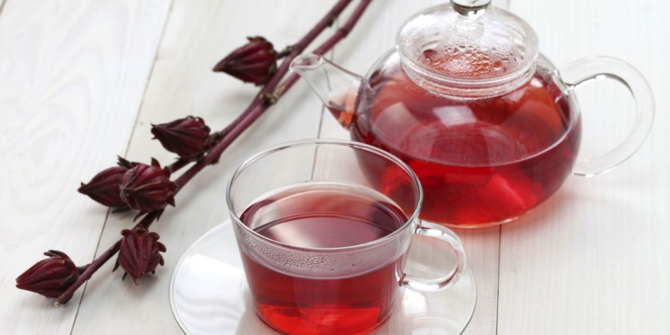 Agua de jamaica: para qué sirve y beneficios a la hora de bajar de peso