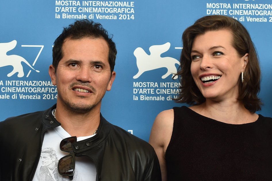John Leguizamo y Milla Jovovich presetan "Cymbeline" en Venecia.