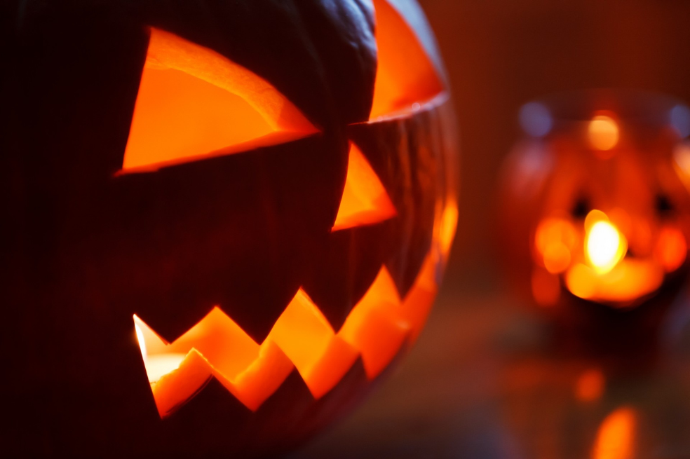 Hechizos digitales: ¿cómo los ciberdelincuentes atacan dispositivos en Halloween?