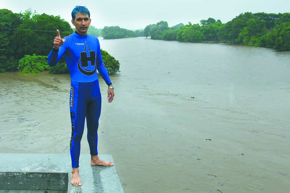 El superhéroe azul