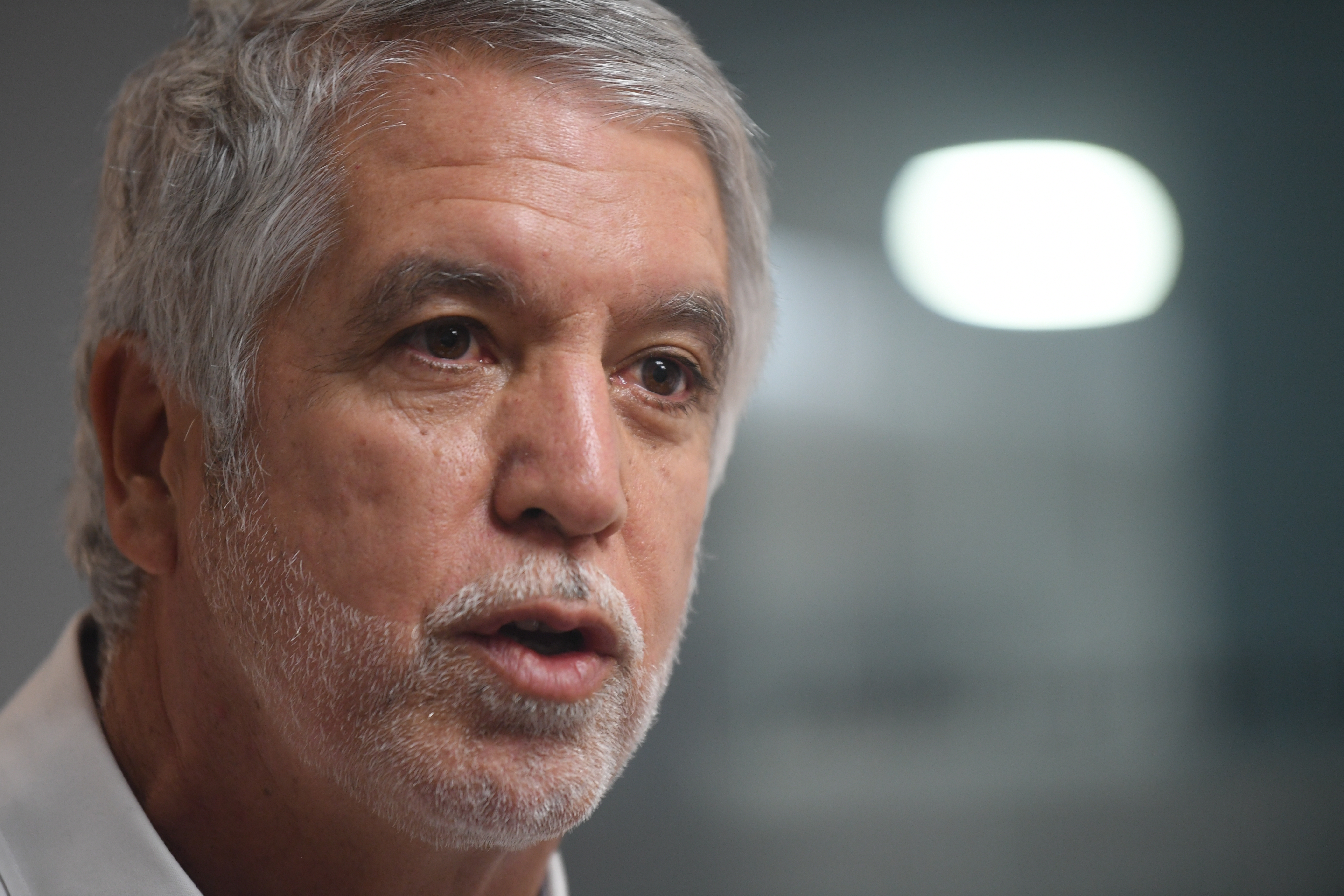 Peñalosa inscribe comité para comenzar a recoger firmas para su candidatura