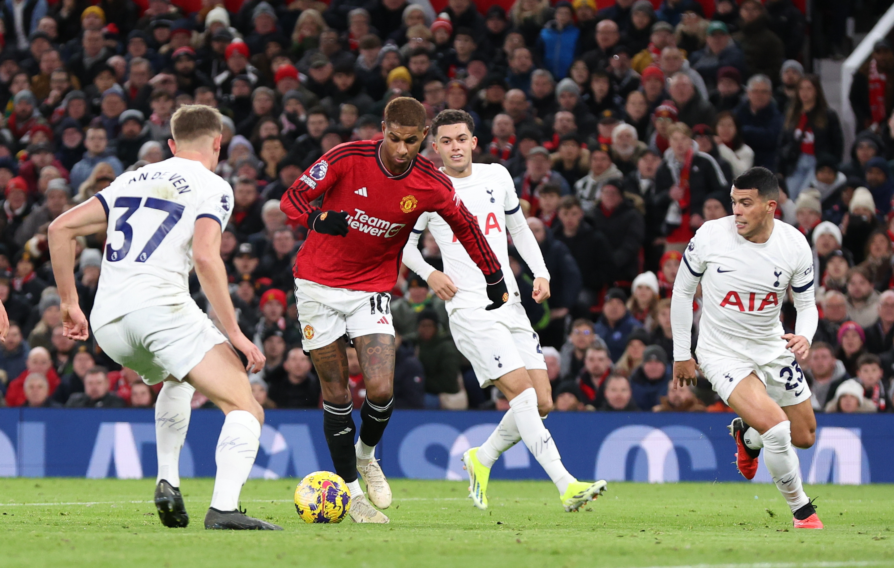 Así va la tabla de la Premier tras el empate entre Manchester United y Tottenham